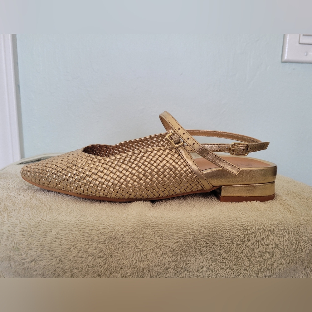 Goldeneye Gold Leather Woven Sandal | 38 - Picture 2 of 5